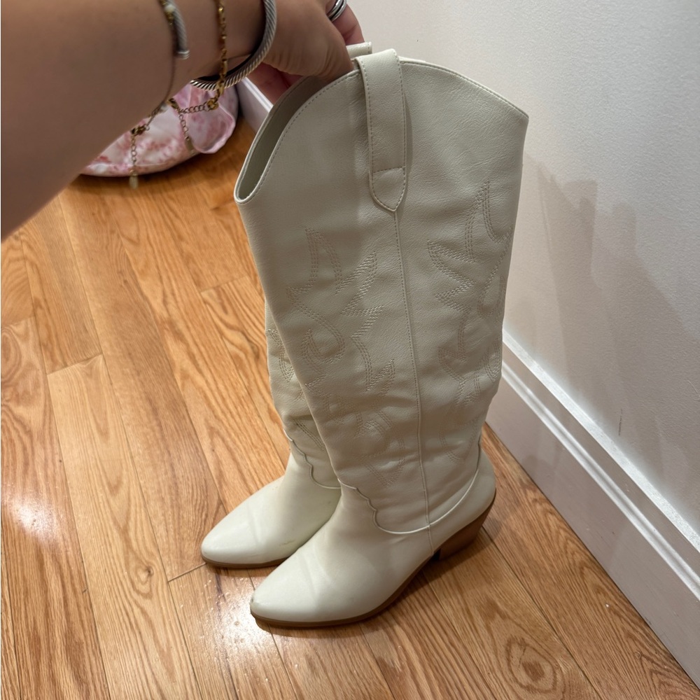 Women's white Cowboy Boots